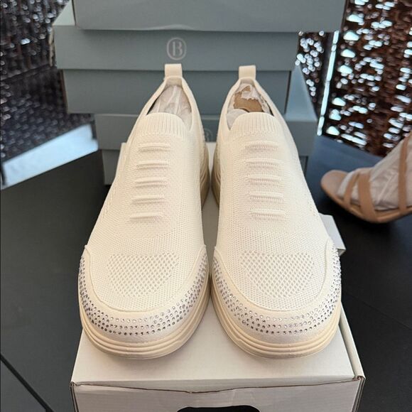 Bzees Timeless Bright Sneaker (WIDE) - Picture 3 of 7